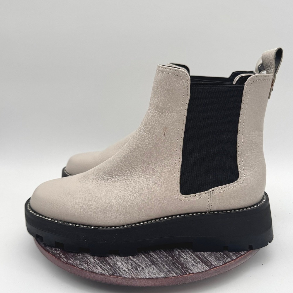 Karl Lagerfeld Boots Women 9 Mayde Pull On Chunky Lug Sole Chelsea Shoes Cream